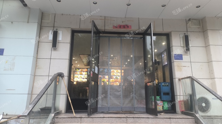 昌平回龙观育知东路150㎡东北菜馆转让，个人照可用，可明火，可餐饮