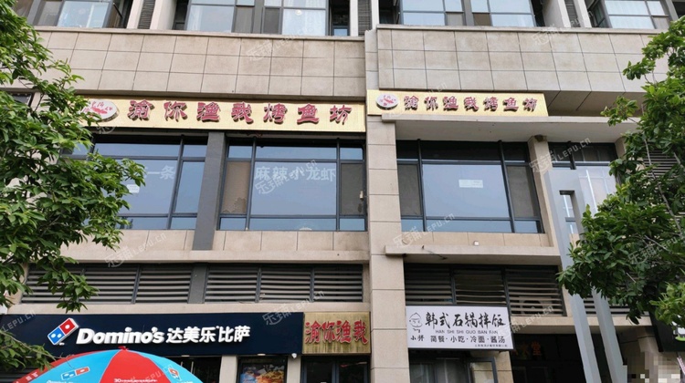 房山良乡245㎡商铺转让，可办照，可明火，可餐饮