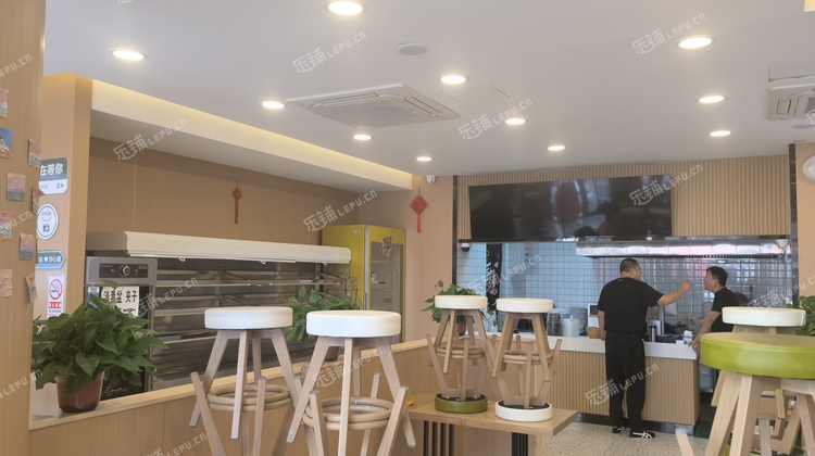 通州马驹桥马驹桥大街120㎡家常菜馆转让，可办照，可明火，可餐饮