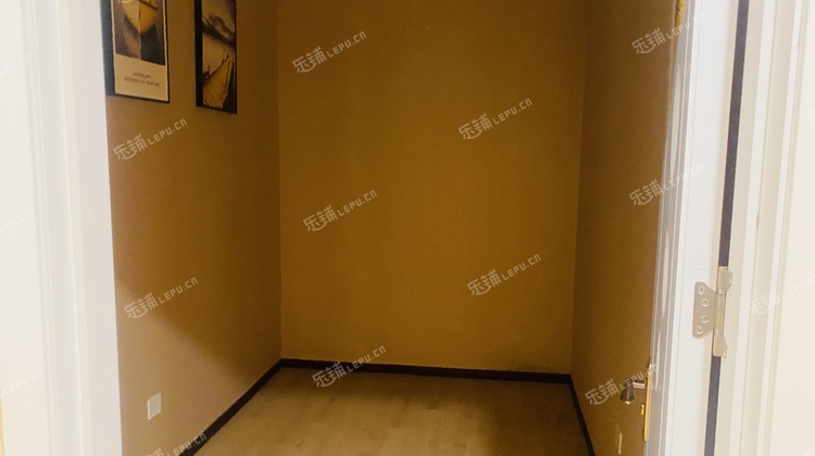 昌平北七家北清路178㎡美容院出租，可办照，可明火，可餐饮