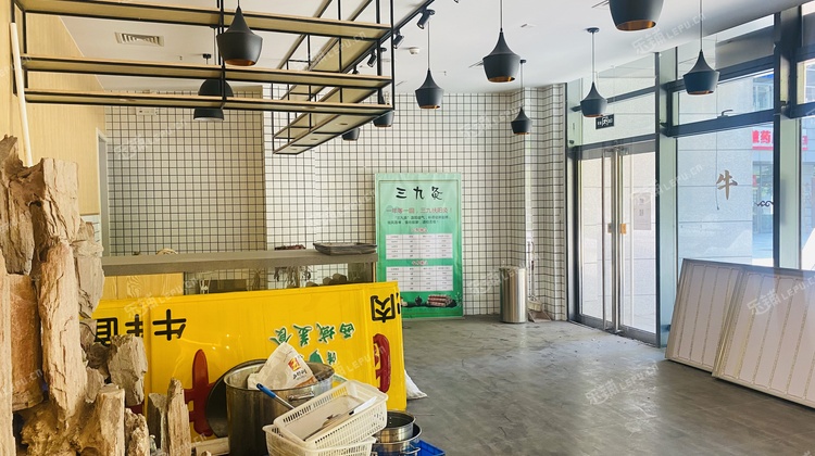 昌平北七家北清路178㎡美容院出租，可办照，可明火，可餐饮