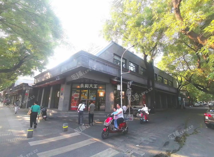 西城阜成门1098㎡商铺出租，可办照，可明火，可餐饮