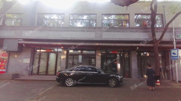 西城阜成门1098㎡商铺出租，可办照，可明火，可餐饮
