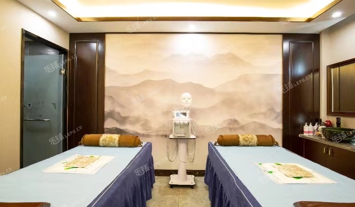 朝阳十里堡310㎡足浴/按摩店转让，可办照