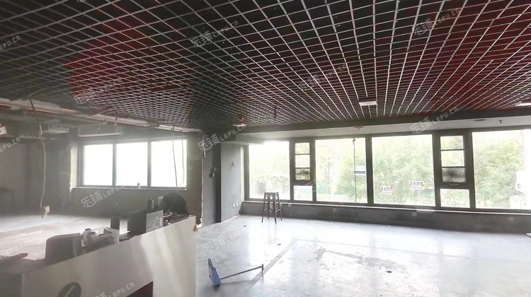 海淀五道口成府路400㎡商铺出租，可办照，可明火，可餐饮