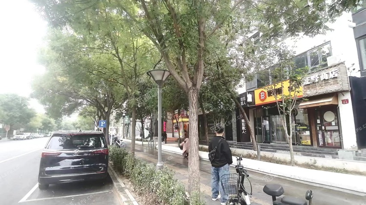海淀五道口成府路400㎡商铺出租，可办照，可明火，可餐饮