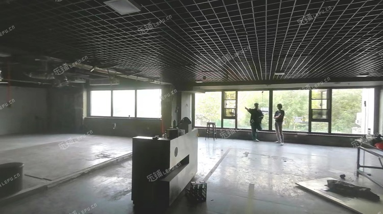 海淀五道口成府路400㎡商铺出租，可办照，可明火，可餐饮