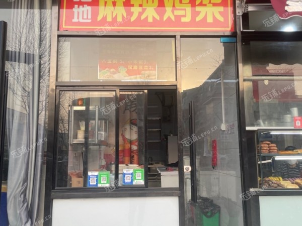 昌平昌平县城鼓楼南大街11㎡小吃快餐店(窗口)转让，个人照可用，可餐饮
