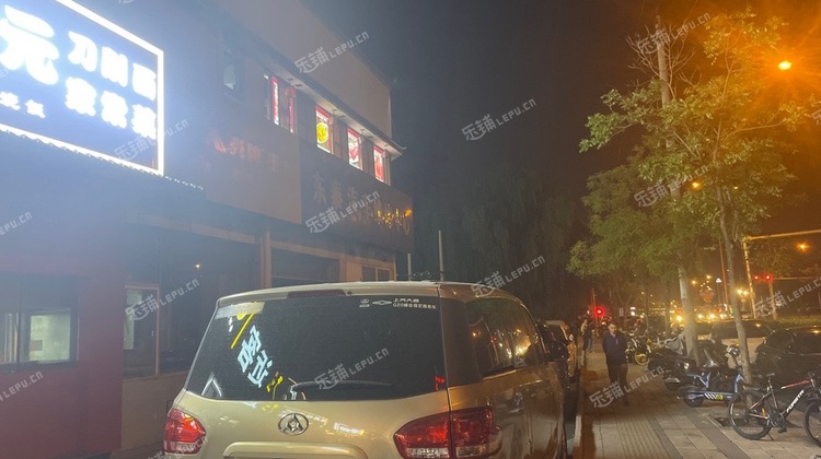 海淀玲珑路115㎡商铺早点摊位出租，可办照，可餐饮
