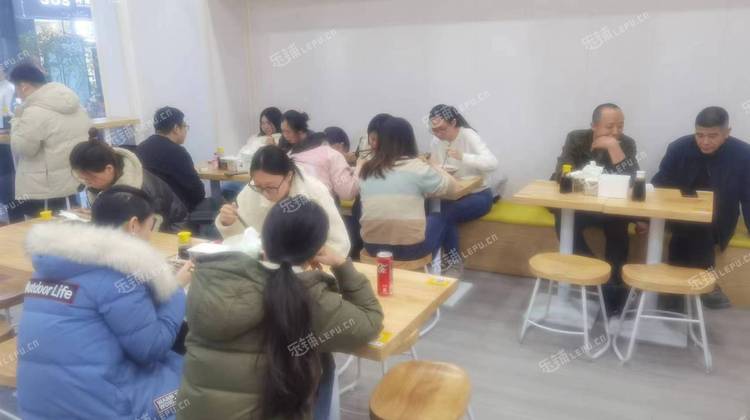 朝阳东大桥60㎡米粉/米线/面馆转让，可办照，可明火，可餐饮