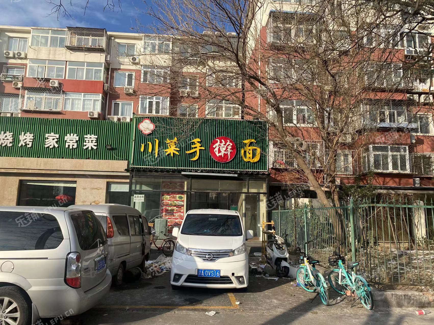 丰台六里桥75㎡家常菜馆出租，个人照可用，可餐饮