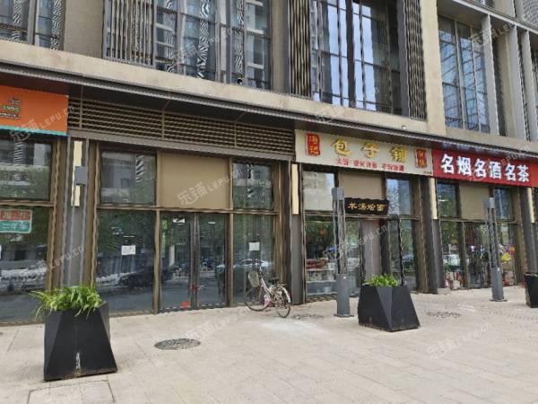 昌平朱辛庄57㎡商铺出租，可办照，可明火，可餐饮