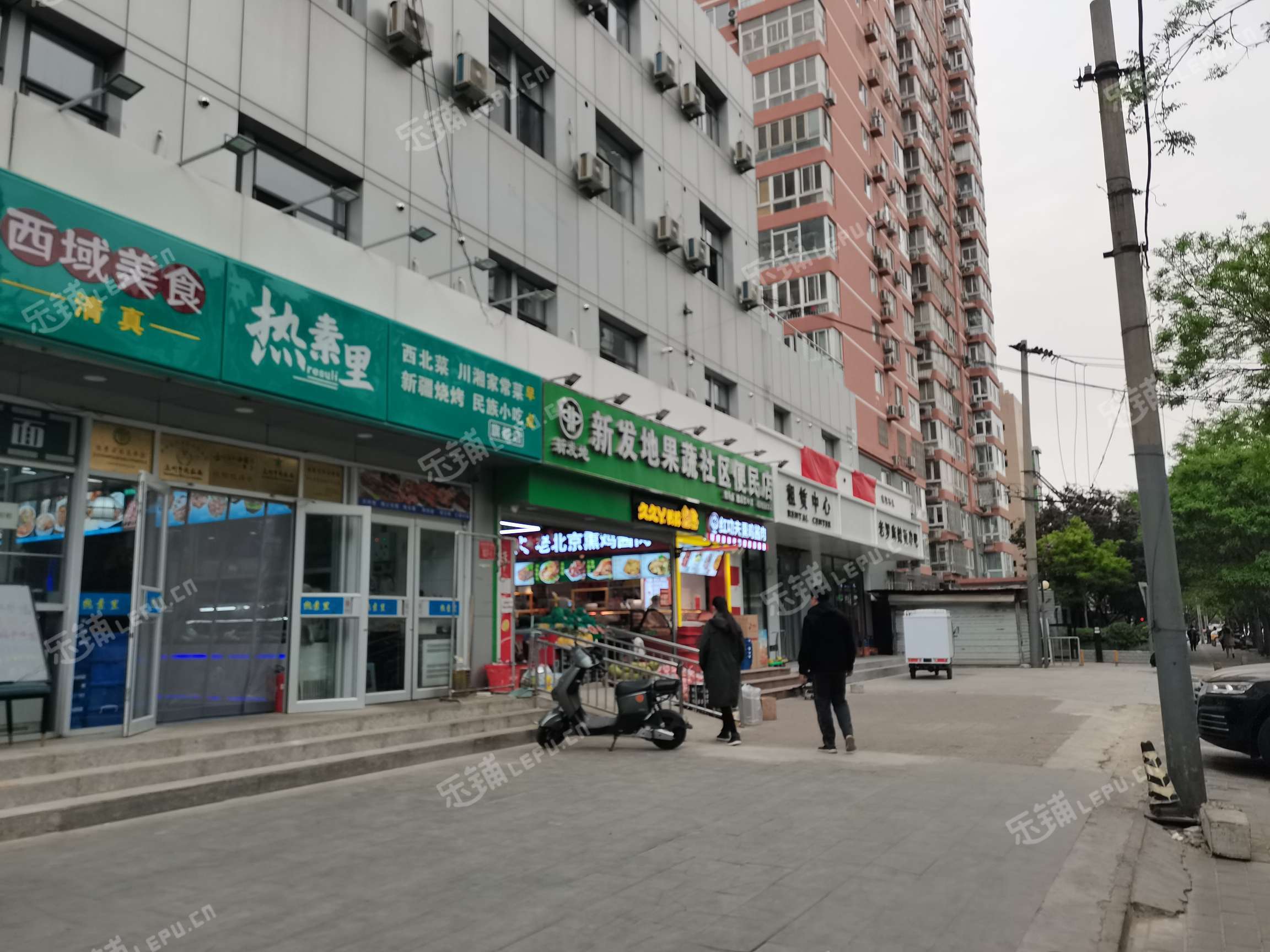 朝阳潘家园南新园中路5㎡小吃快餐店(窗口)转让，公司照可用，可餐饮