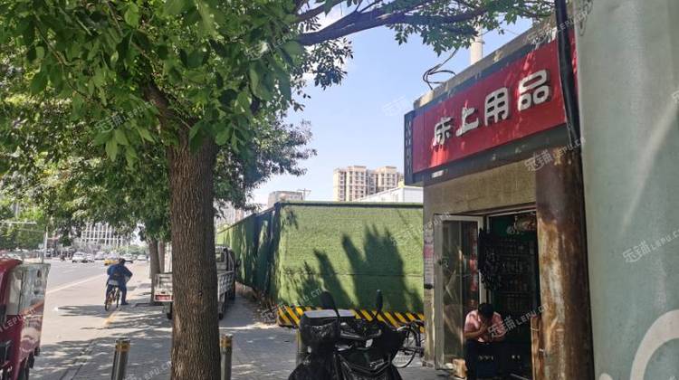 朝阳朝青青年路65㎡小吃快餐店转让，个人照可过户，可明火，可餐饮