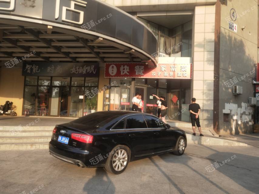 朝阳东坝长店大街65㎡商铺出租，个人照可用，可餐饮