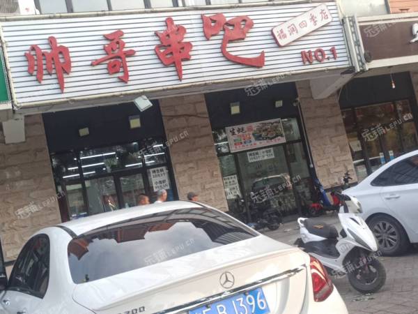 朝阳东坝管庄路300㎡小吃快餐店早点摊位出租，个人照可用，可明火，可餐饮