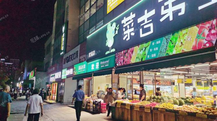 通州通州北苑中山大街8㎡商铺出租，个人照可用，可餐饮