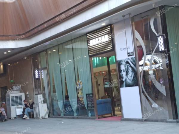 朝阳东坝单店西路70㎡商铺出租，可办照，可餐饮