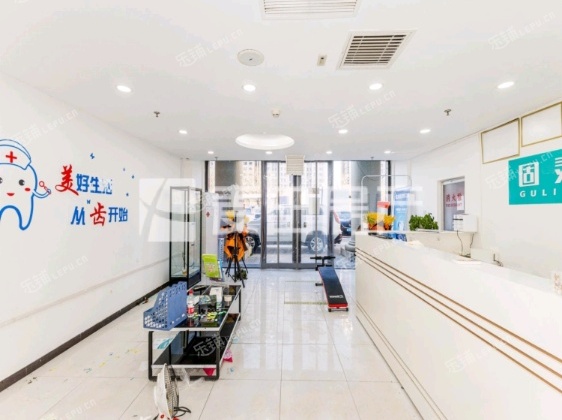 大兴亦庄鹿华路360㎡小吃快餐店出租，可办照，可明火，可餐饮