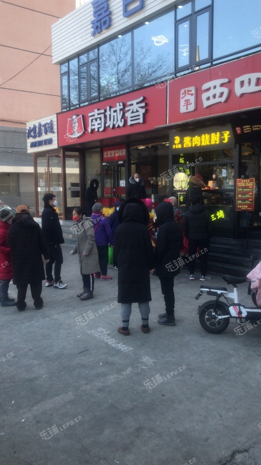 朝阳西坝河150㎡小吃快餐店转让，个人照可用，可餐饮