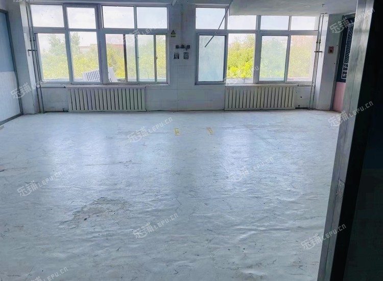 丰台新宫350㎡商铺转让，可办照，可明火，可餐饮