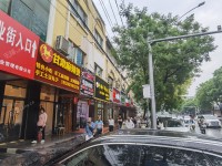 昌平昌平县城200㎡家常菜馆转让，个人照可用，可明火，可餐饮