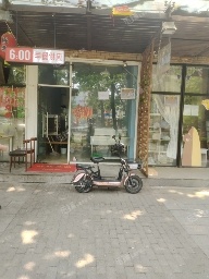 朝阳东坝26㎡商铺出租，有照可增项，可餐饮