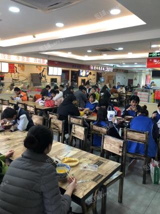 石景山苹果园16㎡商铺出租，大照/集体照，可明火，可餐饮