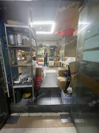 昌平立水桥40㎡小吃快餐店(窗口)转让，可办照，可餐饮