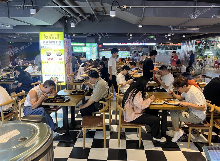 东城崇文门25㎡小吃快餐店出租，可办照，可明火，可餐饮