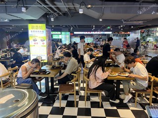 东城崇文门18㎡小吃快餐店出租，可办照，可明火，可餐饮