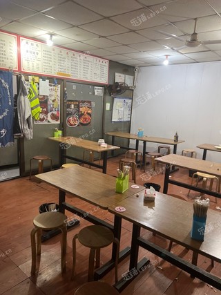 昌平沙河40㎡家常菜馆转让，公司照可过户，可明火，可餐饮