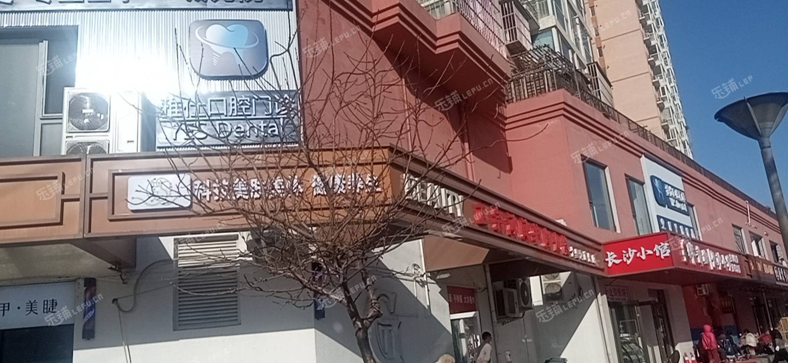 朝阳华威40㎡商铺早点摊位出租，个人照可用，可餐饮
