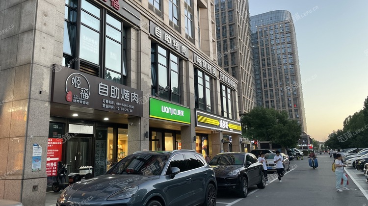 大兴亦庄270㎡商铺出租，可办照，可餐饮