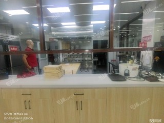 房山良乡240㎡家常菜馆转让，可办照，可明火，可餐饮