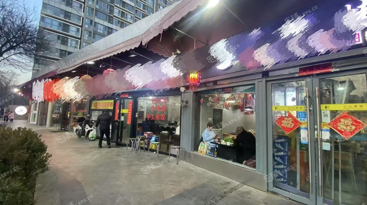 朝阳双井广渠门外大街120㎡家常菜馆转让，可办照，可明火，可餐饮
