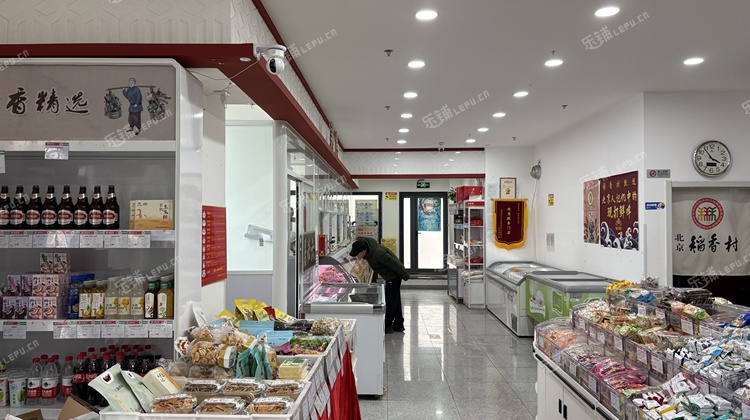 昌平回龙观龙域北街186㎡商铺出租，可办照，可明火，可餐饮