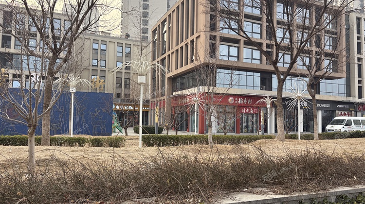 昌平回龙观龙域北街186㎡商铺出租，可办照，可明火，可餐饮