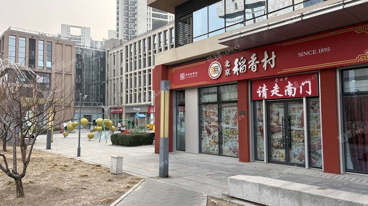 昌平回龙观龙域北街186㎡商铺出租，可办照，可明火，可餐饮