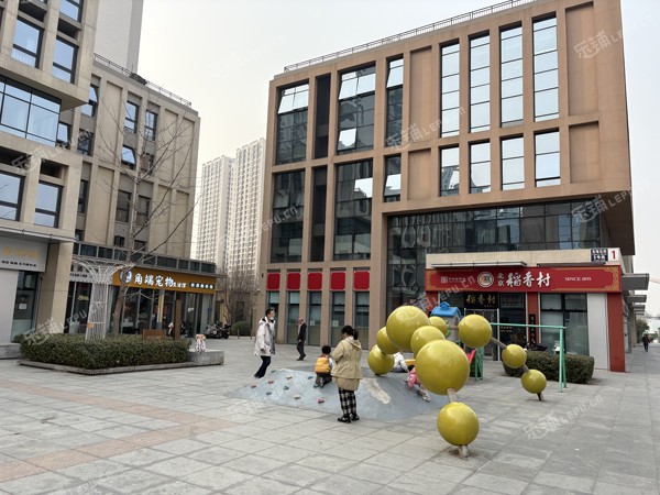 昌平回龍觀龍域北街186㎡商鋪出租，可辦照，可明火，可餐飲