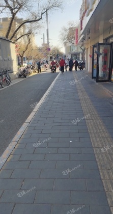 东城灯市口120㎡家常菜馆转让，可办照，可餐饮