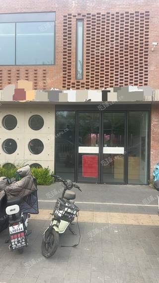 朝阳大山子315㎡商铺转让，可办照，可餐饮