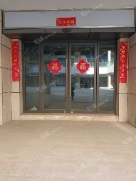 房山良乡41㎡商铺出租，可办照，可明火，可餐饮