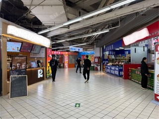 海淀中关村25㎡甜品店(堂食)转让，可办照，可餐饮