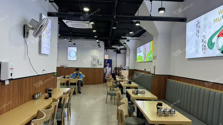 西城广安门150㎡酒楼餐饮转让，可办照，可明火，可餐饮