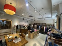 朝陽國展70㎡服裝店轉(zhuǎn)讓，可辦照