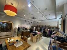 朝陽國展70㎡服裝店轉(zhuǎn)讓，可辦照