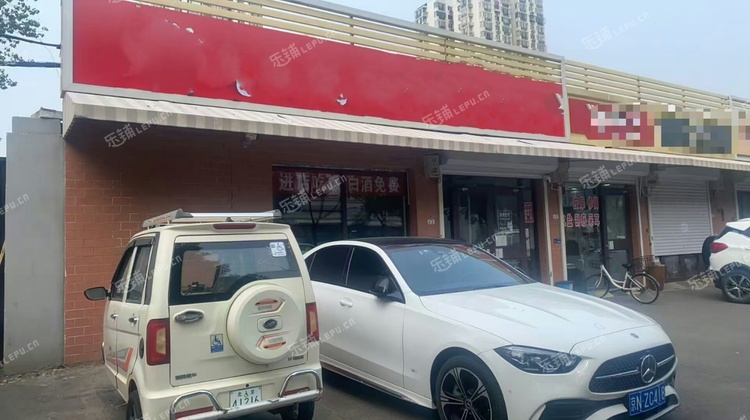 石景山古城90㎡小吃快餐店转让，可办照，可明火，可餐饮