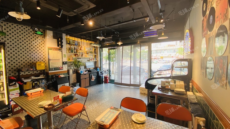 朝阳定福庄158㎡烧烤/烤串转让，公司照可过户，可明火，可餐饮