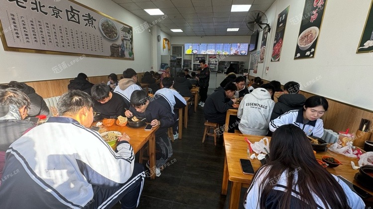 昌平沙河120㎡家常菜馆转让，可办照，可餐饮